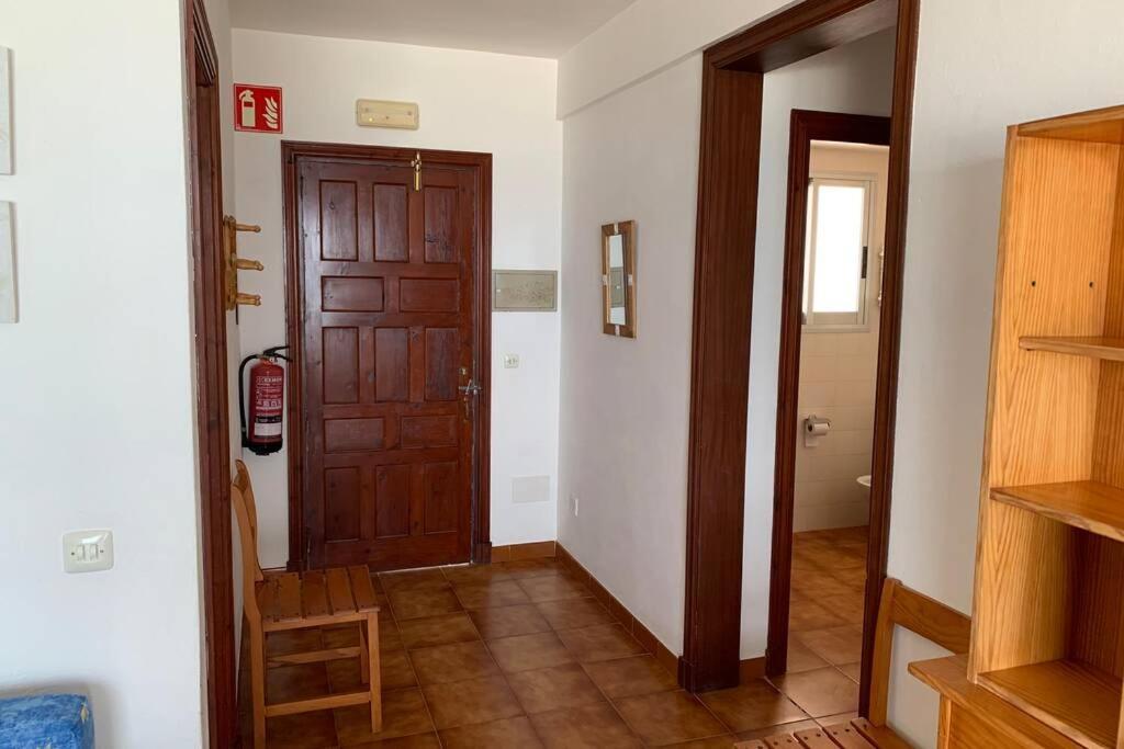 Apartamento En Playa Santo Tomas 1-5 Es Migjorn Gran Bagian luar foto
