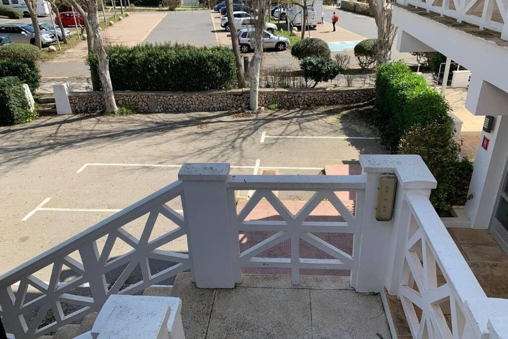Apartamento En Playa Santo Tomas 1-5 Es Migjorn Gran Bagian luar foto