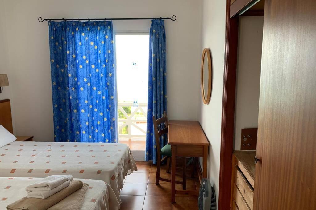 Apartamento En Playa Santo Tomas 1-5 Es Migjorn Gran Bagian luar foto