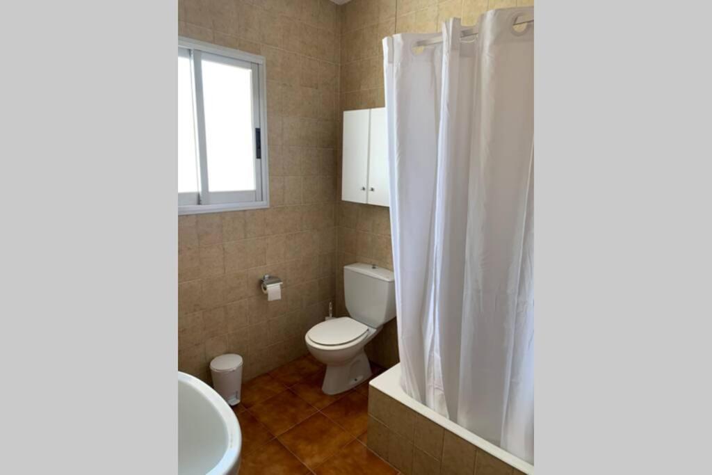 Apartamento En Playa Santo Tomas 1-5 Es Migjorn Gran Bagian luar foto